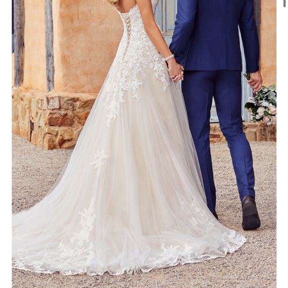 Sophia Tolli wedding dress in tailored size 6 - Picture 11 of 12